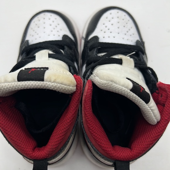 Converse Toddler Jordan Mid-Tops - Picture 4 of 9
